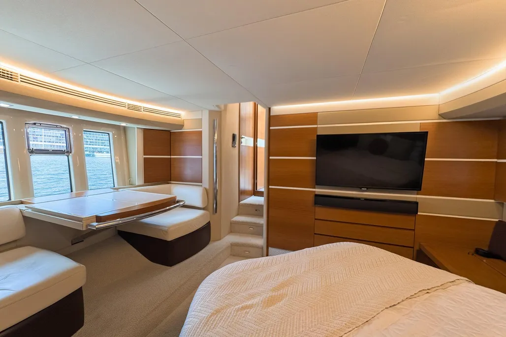 Yacht Photo 31